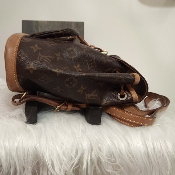 EXCEPTIONALLY CLEAN EUC LV Vintage Montsouris MM Backpack (w/ Dust Cover & Box) - Picture 7 of 16